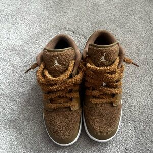 Jordan 1 low - teddy bear!!